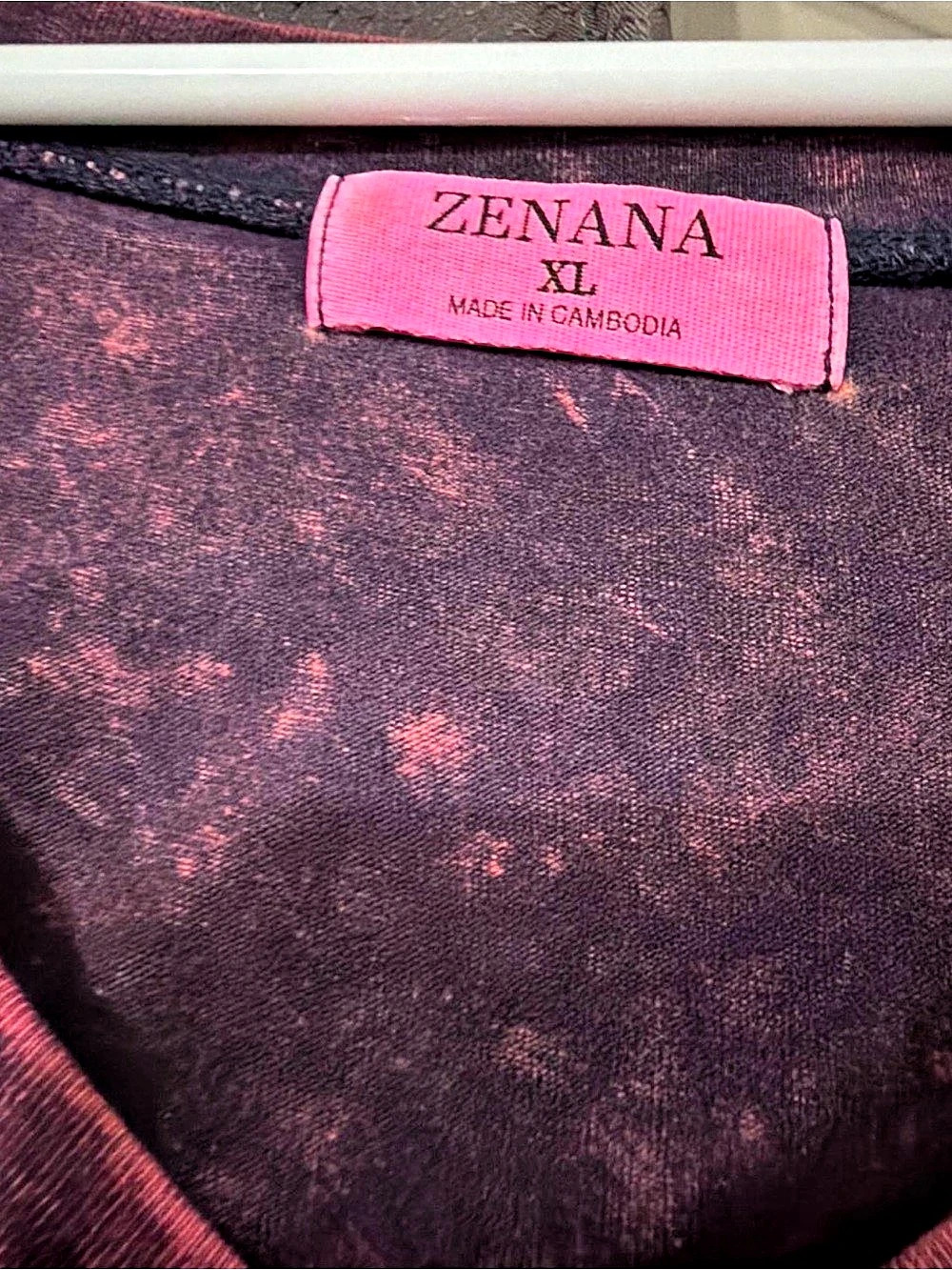 ZENANA Graphic Short Sleeve Top in Pink & Purple Size XL - Picture 3 of 3